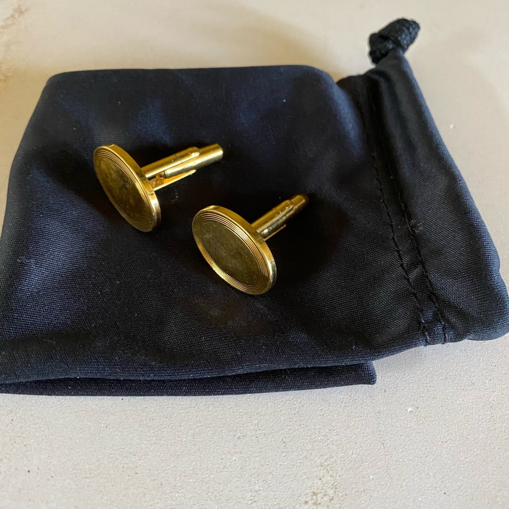Men’s cuff links